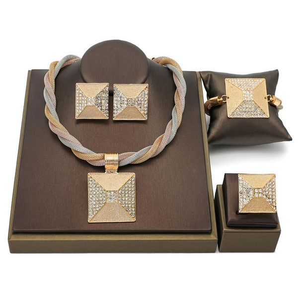 Oorbellen Ketting 2021 Dubai Gouden Bruids Sieraden Sets Merk Italiaans Design Fashion Statement Dames Kostuum Set Groothandel