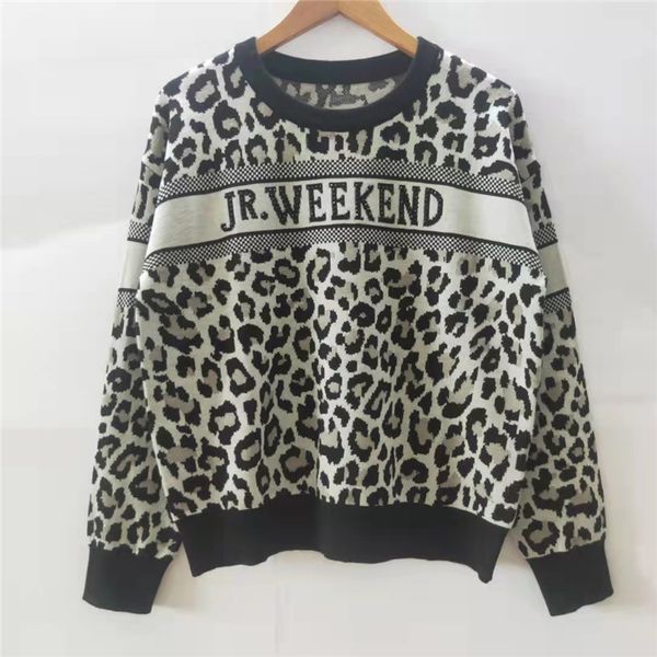 

2021 autumn new round neck nail bead long sleeve sweater, White;black