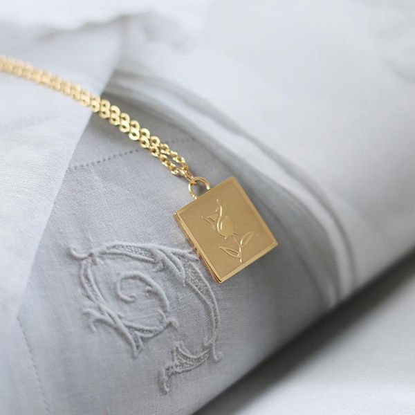 

pendant necklaces women's stainless steel rose necklace french matte flower square gold color clavicle chain for women 2021, Silver