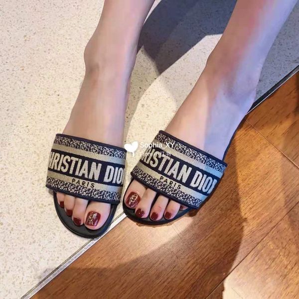 

2021 new d family letter embroidered slippers for women to wear in summer ysj, Black