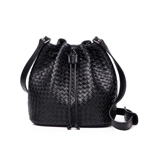 

evening bags 2021 trendy leather handbags, hand-woven bags, high-quality one-shoulder diagonal bucket bag, versatile