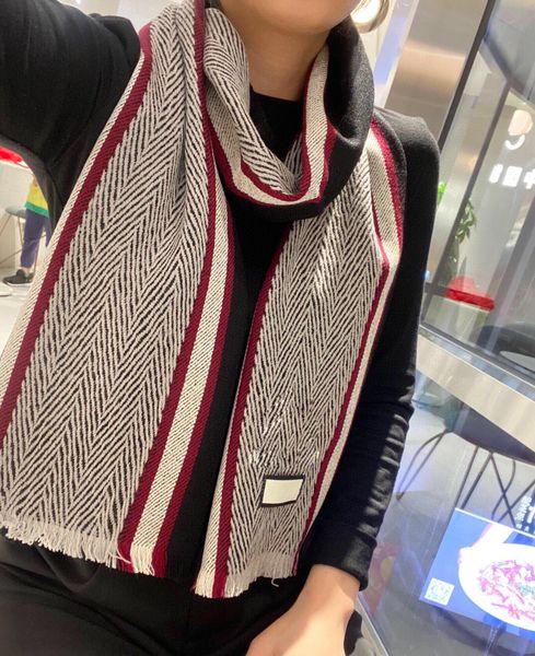 

2021 luxury couple scarfs cashmere striped scarfs fashion popular embroidery bee letter decoration designer men scarfs a11, Blue;gray