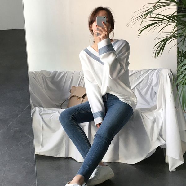 

colorfaith nieuwe 2021 winter vrouwen v-hals truien jumpanse stijl minimalistische jumpers casual vrouwelijke bryv, White;black