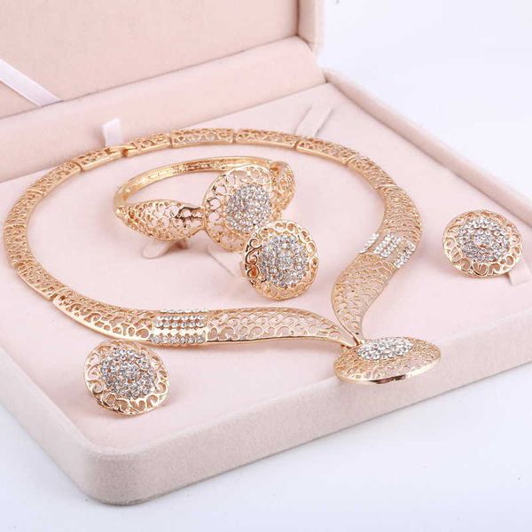 Set di gioielli Bracciale di design di lusso MINHIN Donna Delicato oro da sposa con strass Collare con ciondolo Orecchini di cristallo Anelli Accessori da sposa