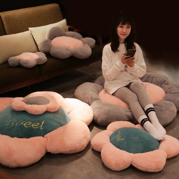

cushion/decorative pillow living room, bedroom, bedside full carpet, large area girl's heart bed, bay window, blanket, floor mat, cushi