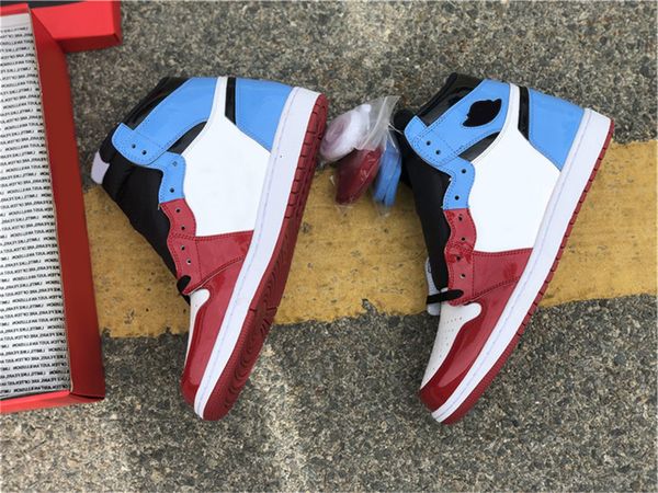 

authentic 1 high og fearless men women outdoor shoes white/university blue-varsity red-black with original athletic sneakers sports