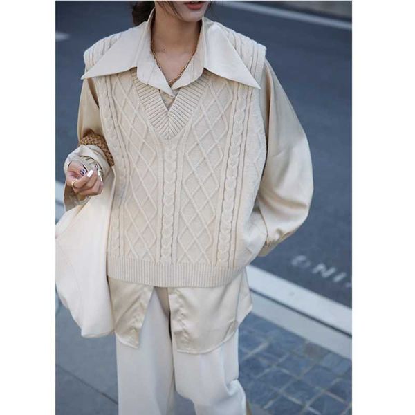 

2021 autumn and winter women's new sweater v-neck pullover knitted vest vintage fashion casual female waistcoat solid color top, White;black