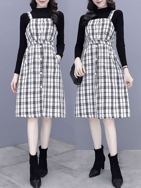 

2021 new spring and autumn long sleeve knitted sweater suspender dress for women, White