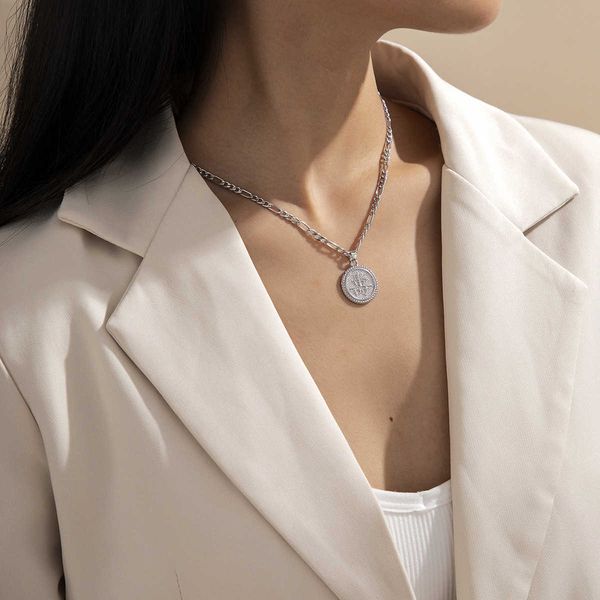

simple single layer 3:1 chain feminine round alloy pendant necklace, Silver
