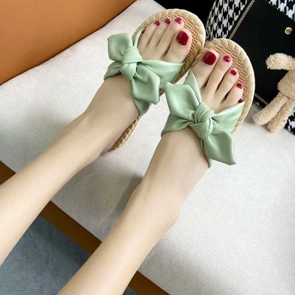 

slippers ladies summer style flip flops outdoor fashion all-match soft-soled wear-resistant beach shoes korean version, Black