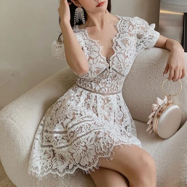 

2021 new summer runway designers v-neck short sleeve white hollow out lace for women ails, Black;gray