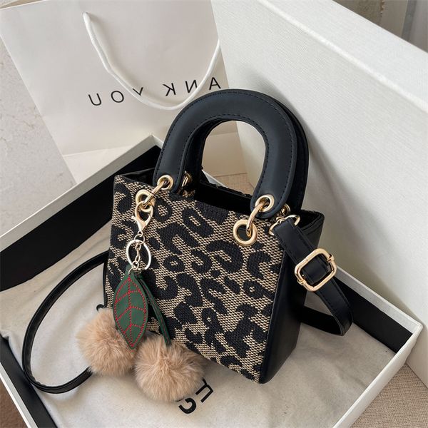 

bag women's 2021 autumn and winter new leopard print diana bag trend versatile messenger fashion handbag
