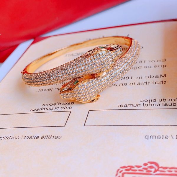 Riproduzioni ufficiali della serie Panthere bangle vintage avanzato Bangle per donna designer vendita hot brand placcato oro 18k moda con diamanti Gioielli