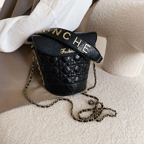 

women 2020 new niche design lingge embroidery bucket chain fashion wide simple one shoulder bag