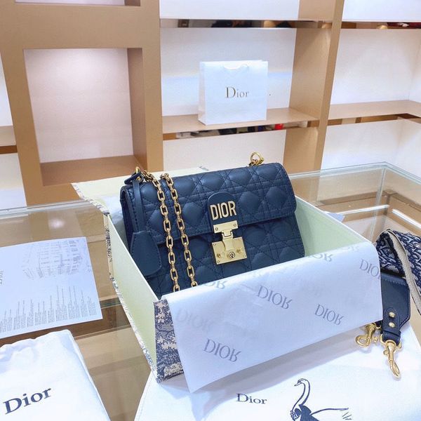 

fashionable and versatile postman bag