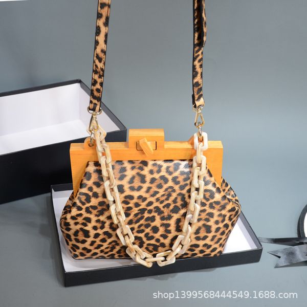 

ladies fshiong bucket bag pu wooden clip dinner bag ins designer handbag acrylic chain luxury handbags banquet party wallet shoulder bags