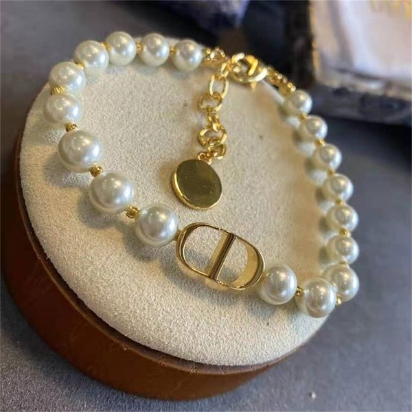 

87% off wholesale shop family new pearl necklace women's light luxury style versatile personalized hand jewelry, Silver