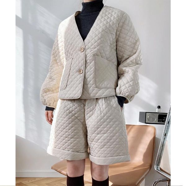 

women's two piece pants 2021 autumn winter lightweight diamond cotton shorts two-piece set women fashionable quilted v neck casual jack, White