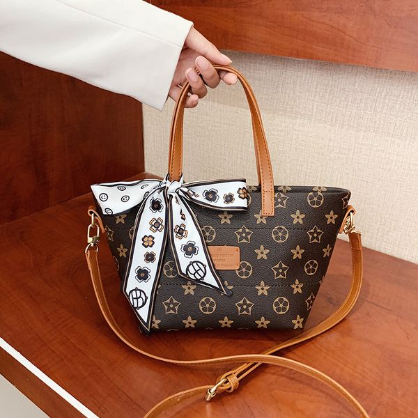

portable tote 2021 new fashion printed silk scarf women's bag single shoulder messenger bucket bag