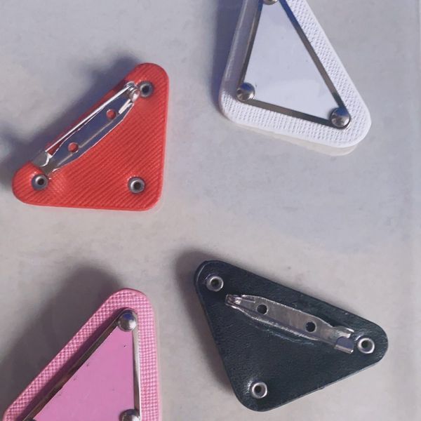 

2021 glamour selling product brooch men's brooch jewelry woman fashion accessories gift ing, Gray