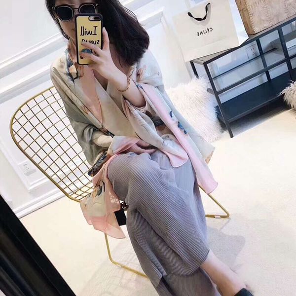 

2020 new simulation fashion flower big sunscreen beach towel warm autumn silk scarf girl, Blue;black