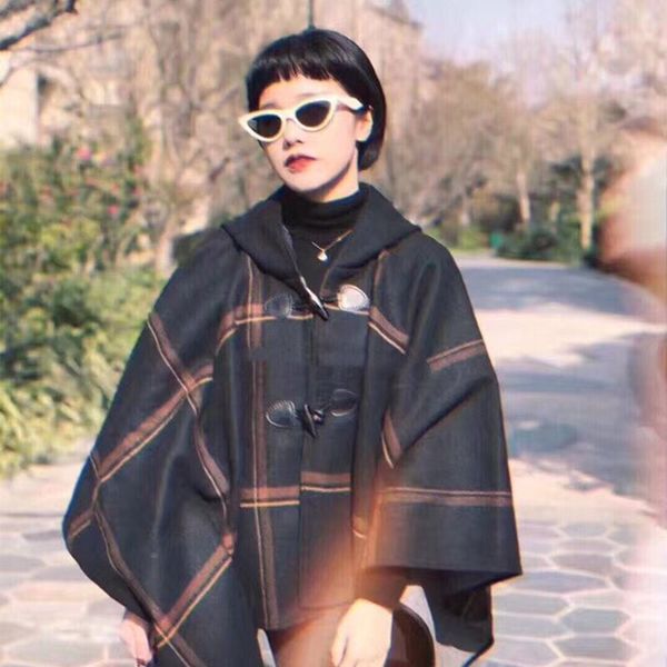 

luxury 40019 sunglasses for women popular fashion designer goggle designer uv protection cat eye frame come with package, White;black