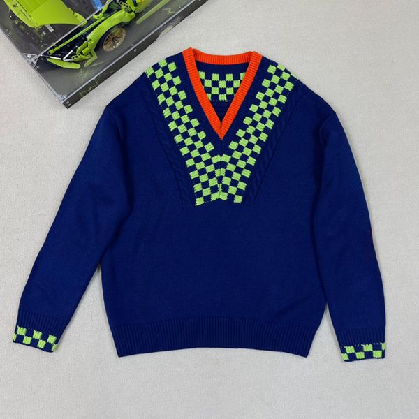 

2021 autumn and winter new blue v-neck fashion knitted sweater 1004, White