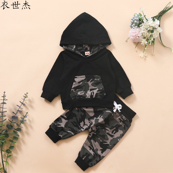 

2022 kids wear boys black camouflage hooded sports suit, White