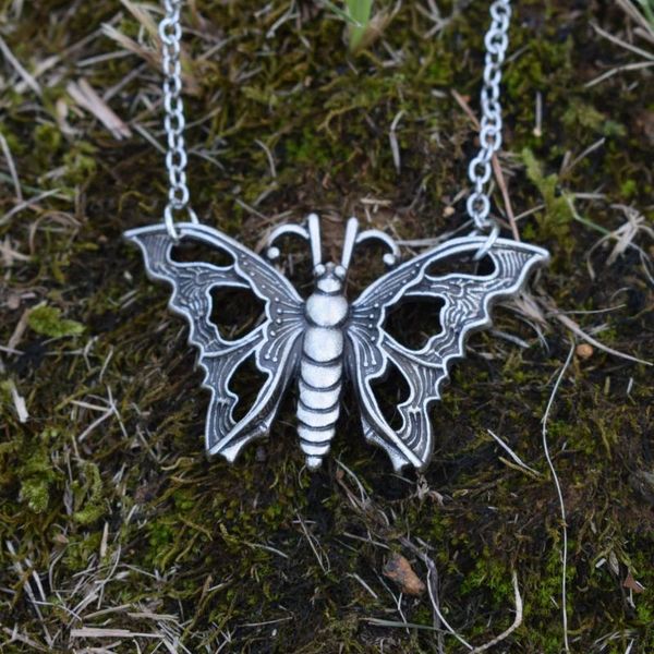 

chains 1pcs antique silver plated insect butterfly necklace woman jewelry