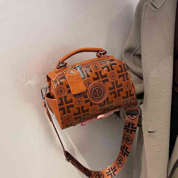 

tote bags for women new fashion letter printing all-match high-quality casual shoulder diagonal boston pillow bag sac luxe purses outlet