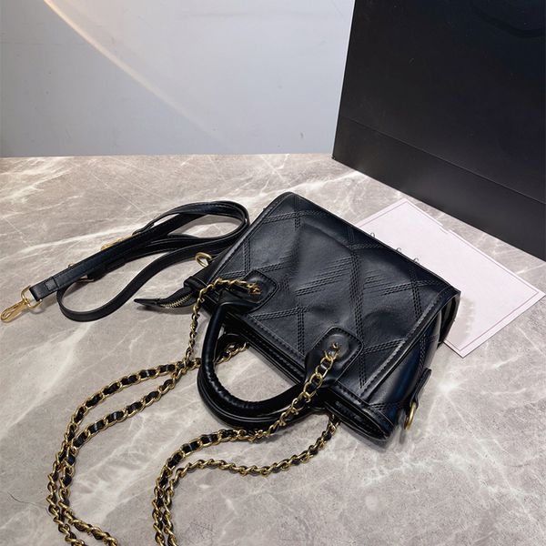 

2022 french crossbody designer bags classic diamond lattice mini totes high-end hardware luxury shoulder bags outdoor women saco