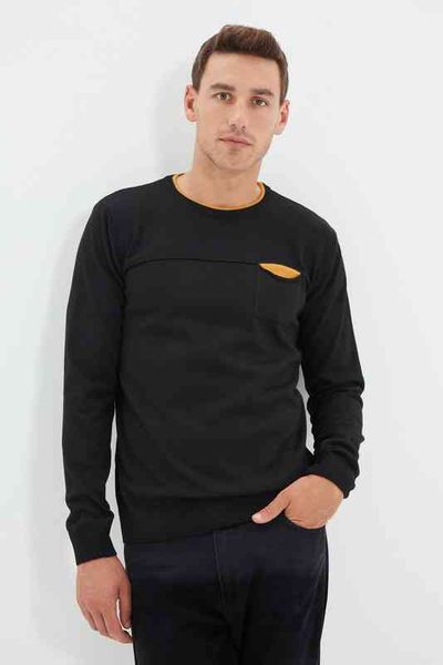 

trendyol men 's regular fit cycling collar pocket detail sweater tmnaw22kz0649, White;black