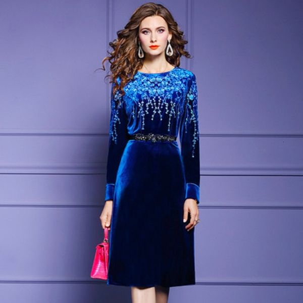 

2021 new fashion velvet embroidered dress women's short sleeve autumn and winter o-neck print over knee long solid vintage skirt c160, Black;gray