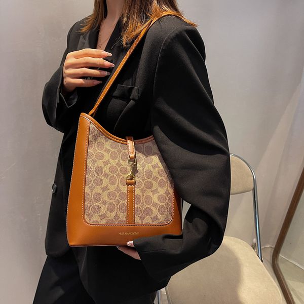 

70% bags ce bag new trend one shoulder old flower high-capacity backpack is popular