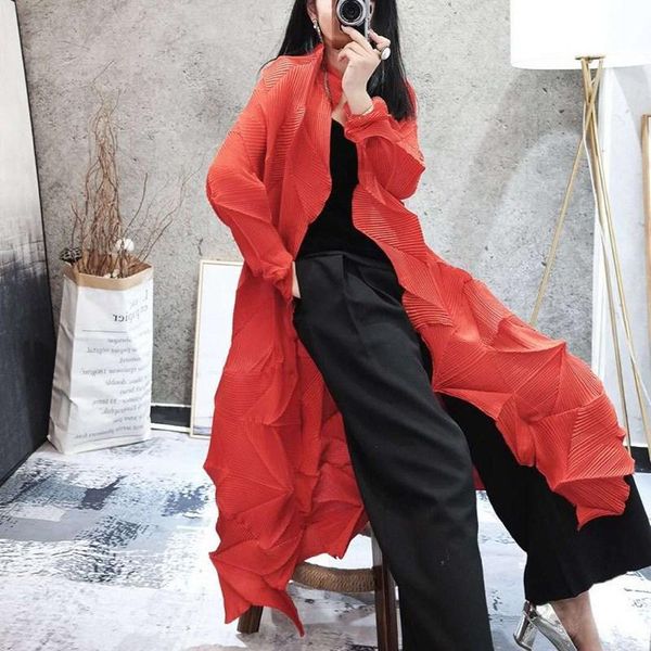 

women's trench coats 2021 spring summer v-collar pleated long sleeve pattern women fashion black loose fold big size windbreaker, Tan;black