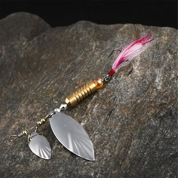 

1pcs 7g/10g metal sliver spoon lure artificial rotating sequins fishing hard bait with feather treble hook fishing acc jllffg