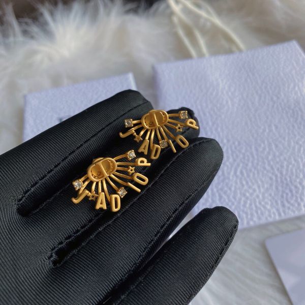 

2021 new dijia crystal tassel pendant d family letter 925 silver pin ins pearl earrings, Golden