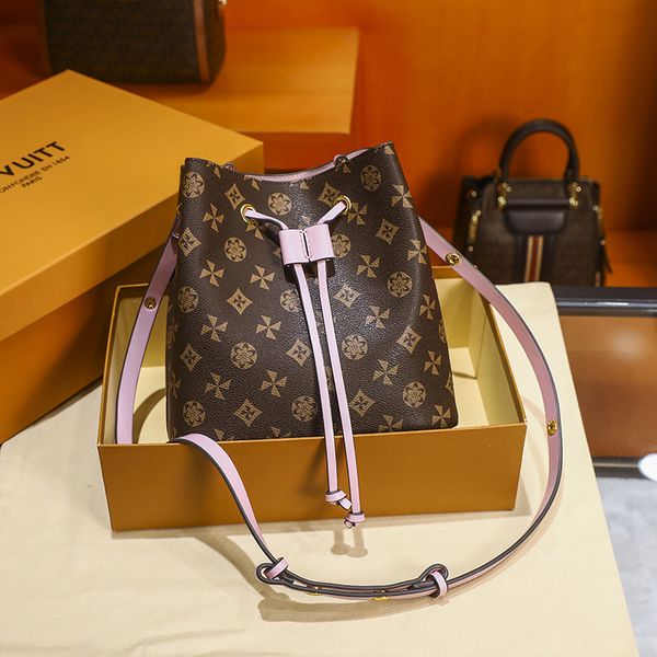 

factory wholesale bucket 2021 new fashion trend printing large capacity single shoulder diagonal drawstring bag