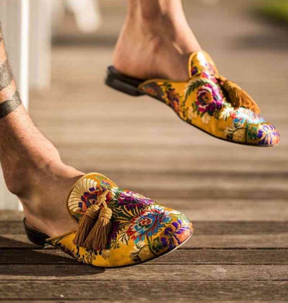

slippers men's shoes fashion casual personality british ethnic style exquisite floral embroidery tassels comfortable half-drag 6kf, Black