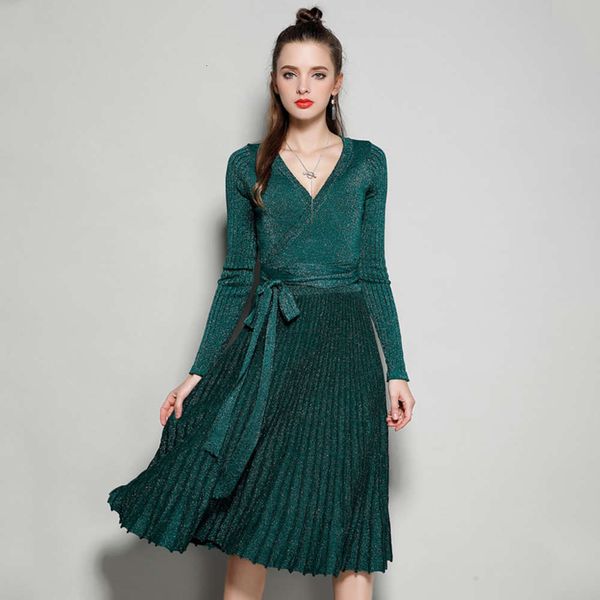 

spring and autumn new v-neck long sleeve knitted celebrity women's bright silk pleated dress swing skirt, Black;gray
