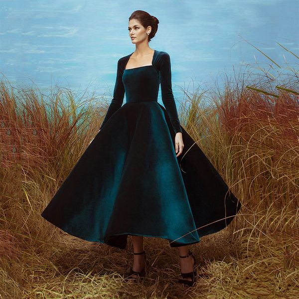 

2022 vintage evening dresses with square long-sleeves a line prom dress custom made velvet formal party gowns, Black;red