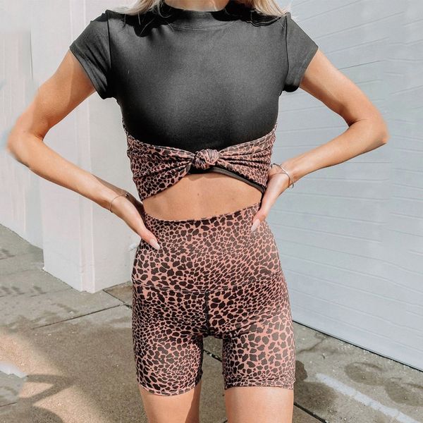 

2021 new two piece sets women o-neck short sleeve leopard print patchwork kink slim crop high waist bodycon shorts ladies suits ff, Black;white
