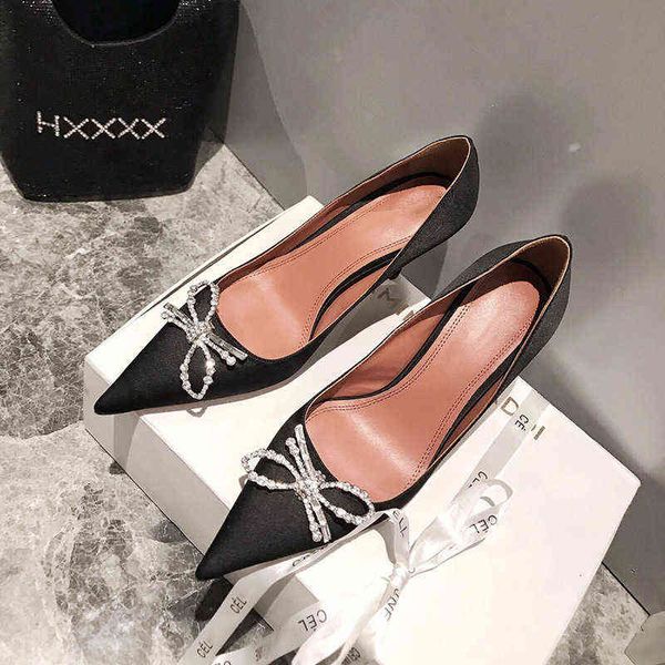 Женские сандалии указывают на тонкие каблуки высокого пятки 2022 весенний и осенний лук кожаная атласная одиночная обувь BRIDMAID свадебные туфли