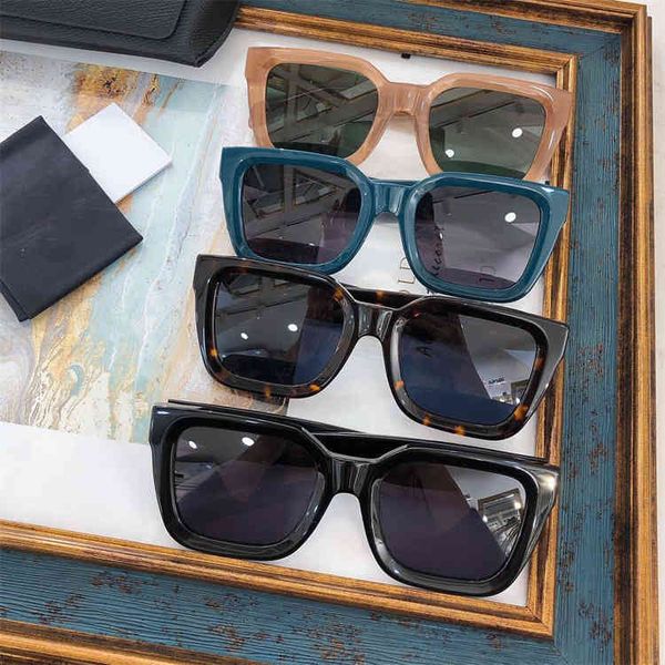 

2022 factory wholesale clins box uv resistant male stars with small face female, White;black