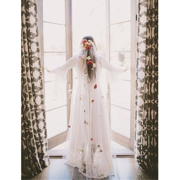

New Wedding Accessories White/Ivory Fashion Veil Ribbon Edge Short Two Layer Bridal Veils With Comb High QualityCCW003