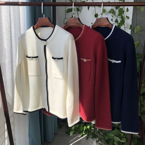 

2021 new women sweater classic contrast color thick woolen knit jacket z31k, White;black