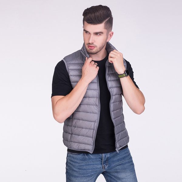 

2021 new down men's vest short stand collar korean horse light jacket, Black;white