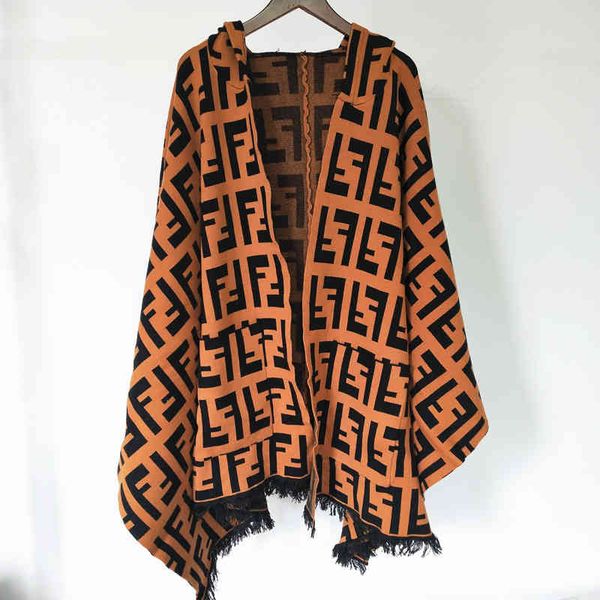 

jacquard pocket hooded shawl for women in autumn, White;black