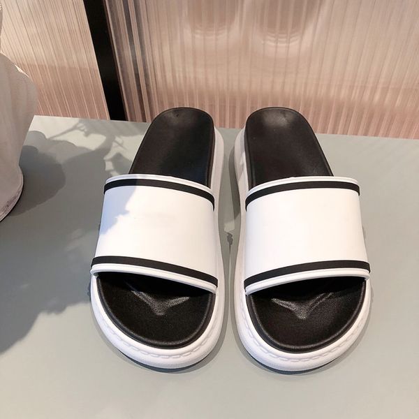 

2021ss womens slippers shoes 5 colors fashion popular slipper runner triple black white red pink soot ararat women slippers size 35-40