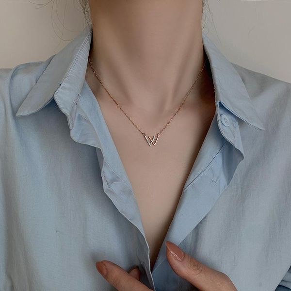 

pendant necklaces special-interest design letter necklace 2021 women's high-grade clavicle chain light luxury exquisite internet, Silver